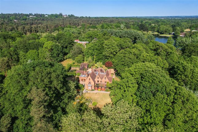 Redhill Road, Cobham, Surrey, KT11 6 bed detached house for sale
