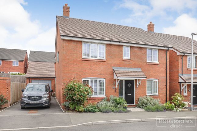 4 bed detached house