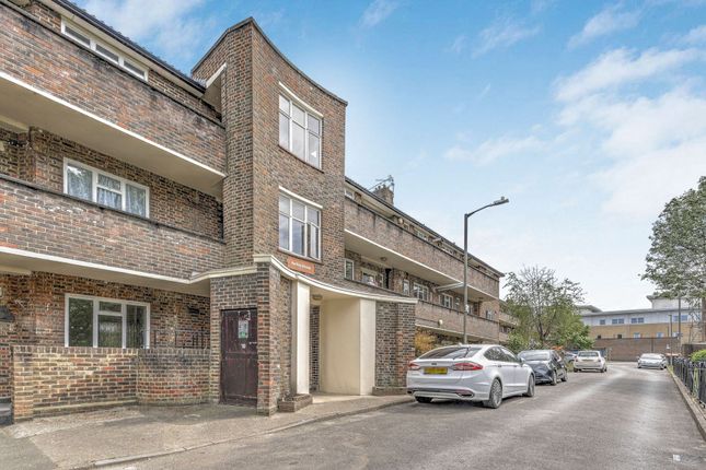 Hartley House, Roehampton, SW15 5PD 3 bed flat for sale