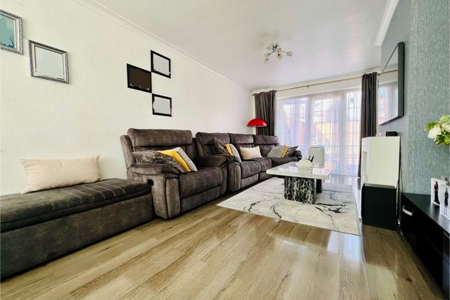 Leagrave High Street, Luton... 3 bed semi