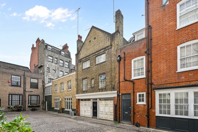 Devonshire Close, Marylebone Village... 2 bed maisonette for sale