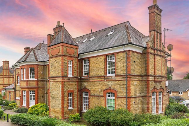 Banting Drive, London 1 bed flat for sale