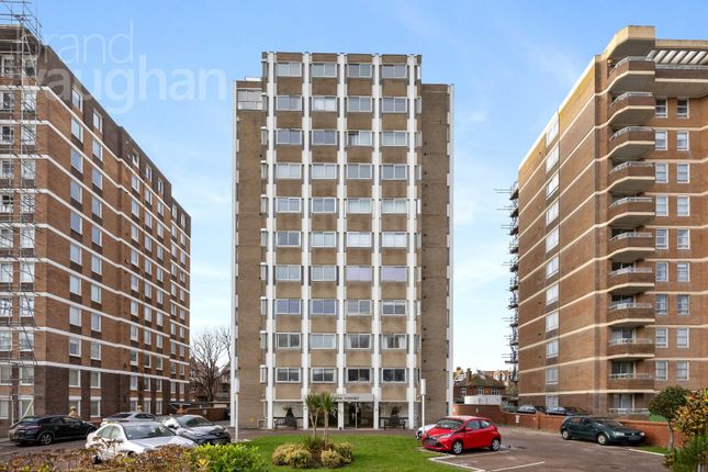 Grand Avenue, Hove, East Sussex, BN3 2 bed flat for sale