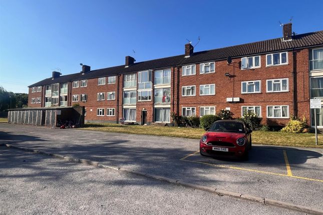 Royston Gardens, Ilford 2 bed flat for sale