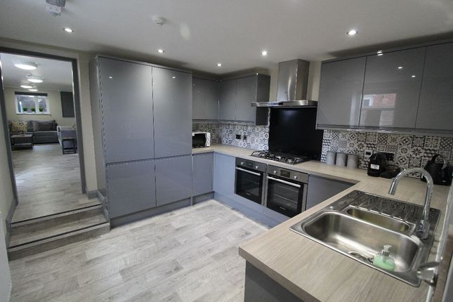 6 bedroom terraced house for sale