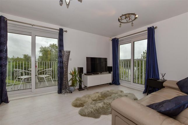 The Lakes, Larkfield, Kent 2 bed apartment for sale