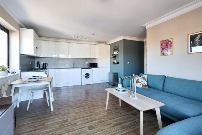 The Pinnacle, Cottage Terrace... 2 bed apartment for sale