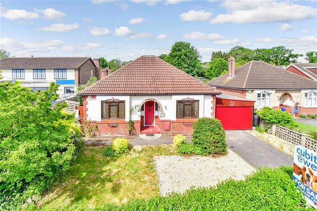 2 bed detached bungalow