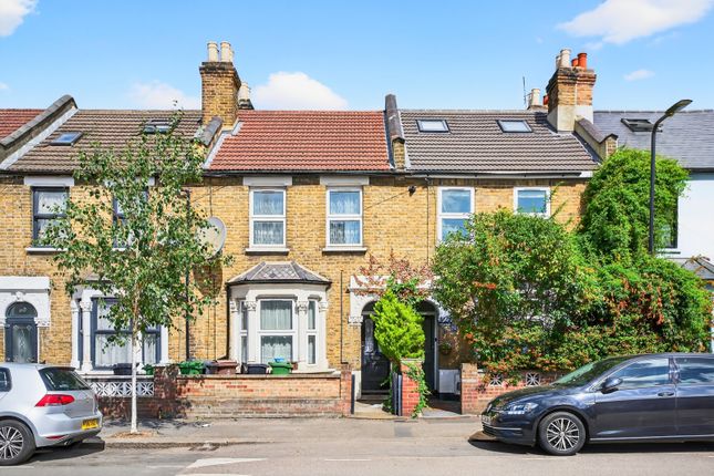 Ringwood Road, London, E17 4 bed terraced house for sale
