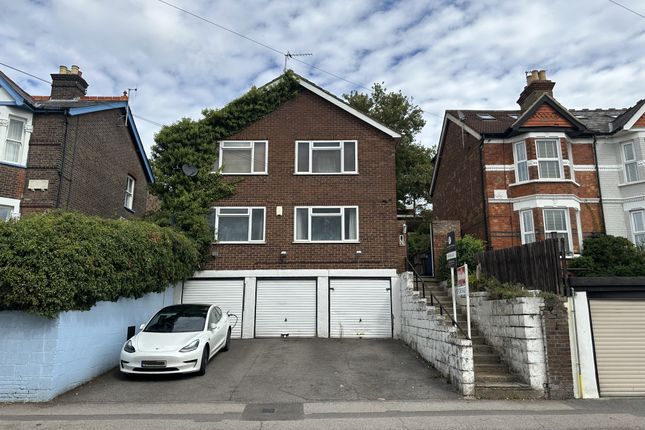 85A Totteridge Road, High Wycombe... 2 bed maisonette for sale