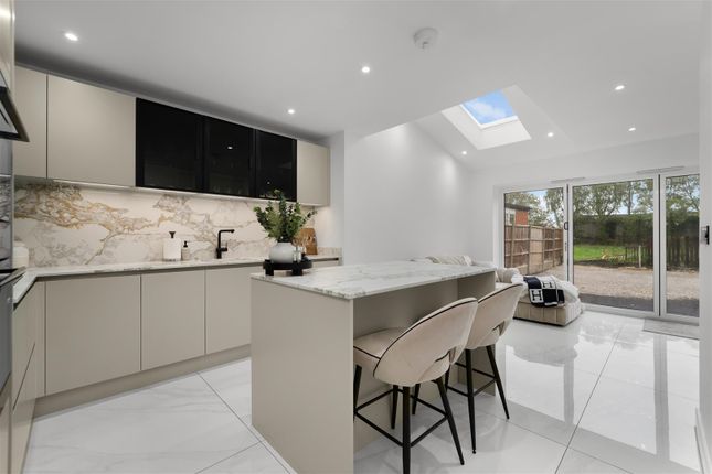 2 bedroom semi-detached house for sale