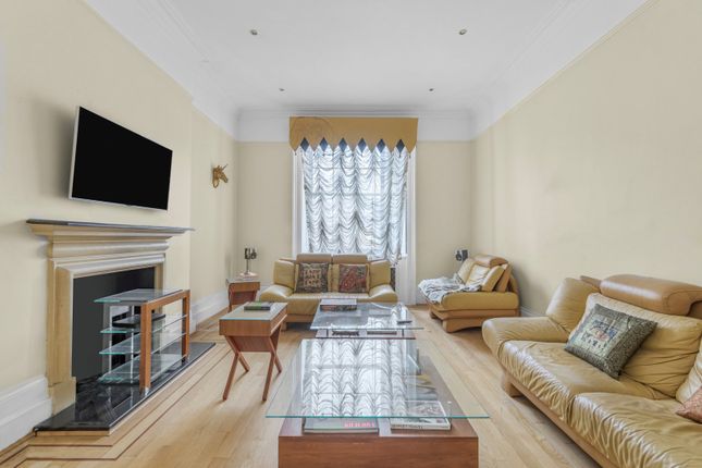 Gloucester Square, Hyde Park, London 3 bed flat for sale