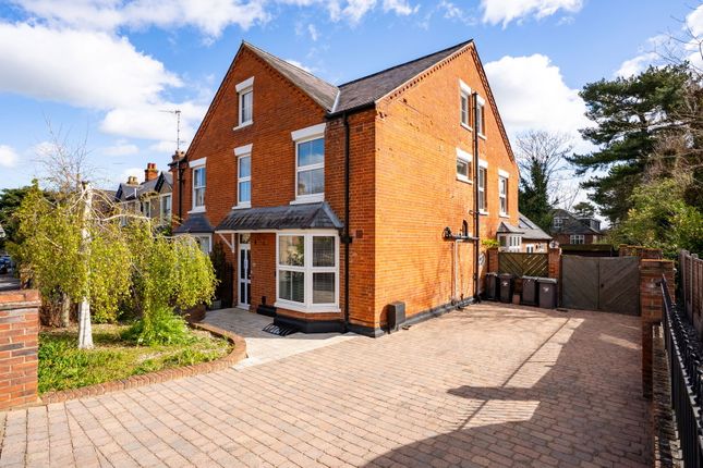 6 bedroom semi-detached house for sale