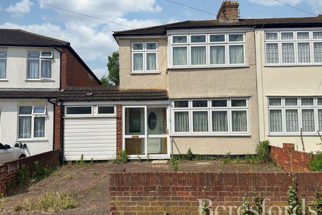 Acacia Avenue, Hornchurch, RM12 4 bed end of terrace house for sale