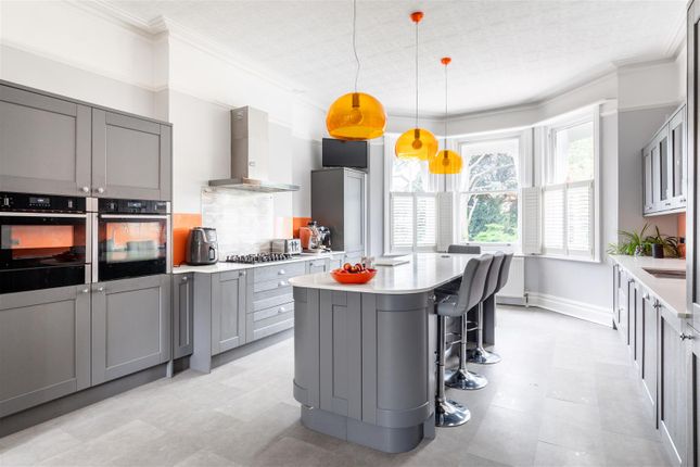 5 bedroom maisonette for sale