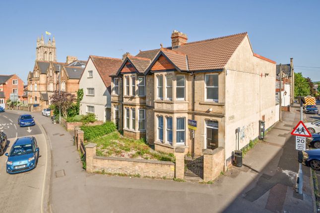 4 bedroom semi-detached house for sale