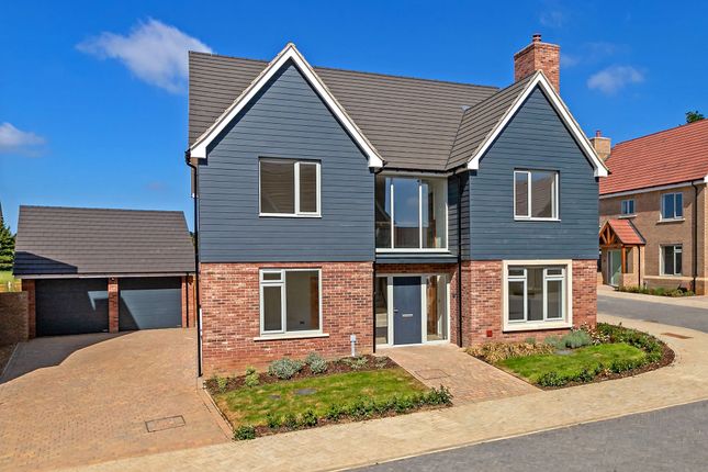 Chequer Tree Way, Bedford MK45 5 bed detached house for sale