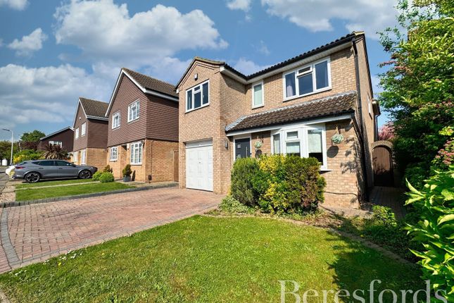 Ilfracombe Crescent, Hornchurch, RM12 5 bed detached house for sale