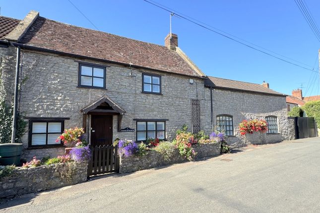 High Street Stoney Stratton 3 bed detached house for sale