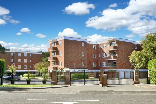 Bulstrode Court, Gerrards Cross... 3 bed penthouse for sale