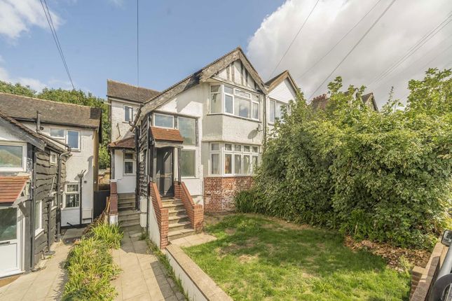 Oak Tree Dell, London NW9 2 bed maisonette for sale