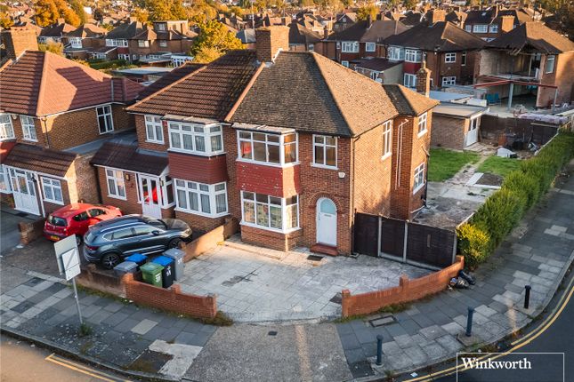 Calder Gardens, Middlesex HA8 3 bed semi