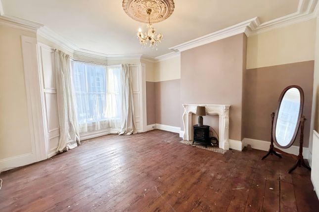 Stanhope Road, South Shields 2 bed ground floor flat for sale