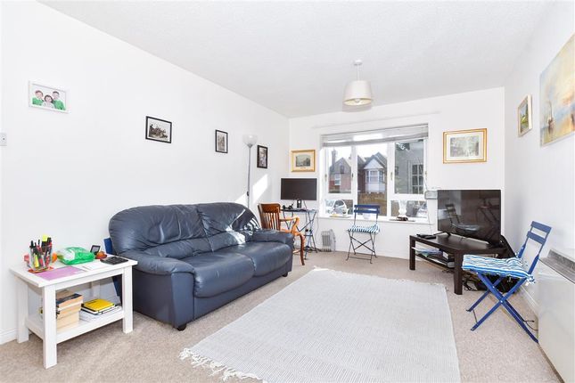 1 bedroom ground floor flat for sale