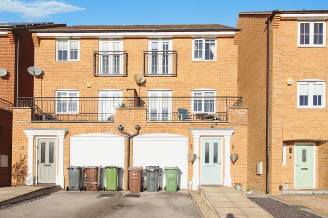 4 bedroom town house for sale