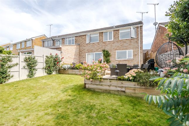 Staveley Road, Bedfordshire LU6 3 bed semi