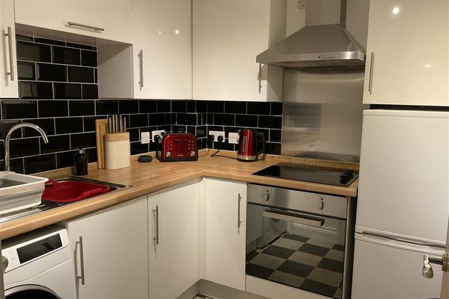 Maidstone Road, Paddock Wood, Kent 1 bed ground floor flat for sale