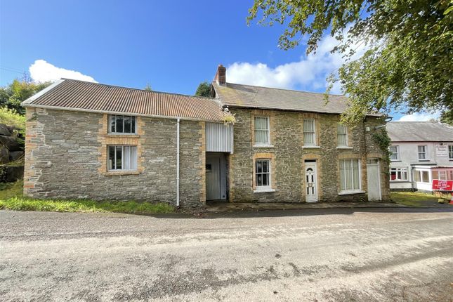 Llandeilo SA19 3 bed detached house for sale