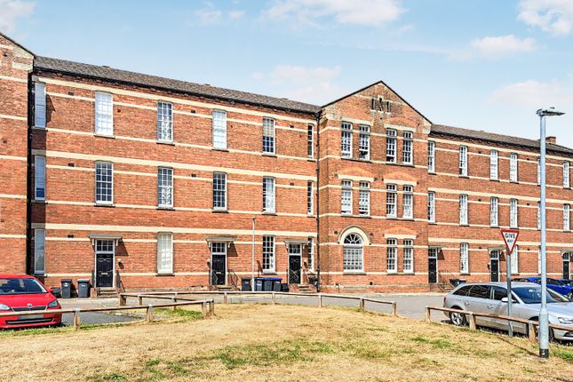 2 bedroom town house for sale