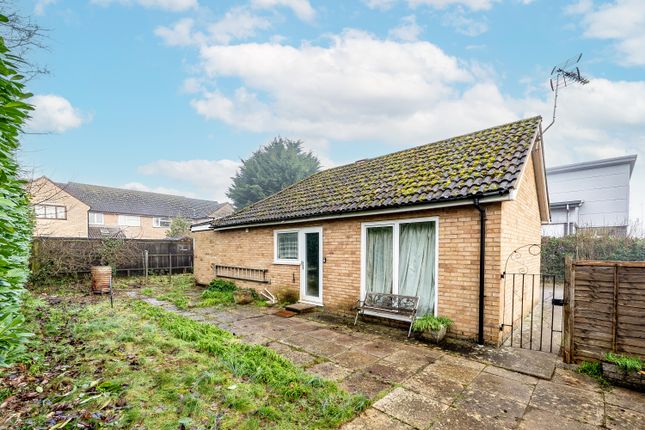 Alvescot Road, Carterton... 2 bed detached bungalow for sale