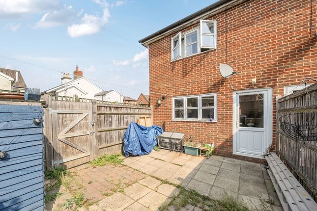 Stanley Cottages, Tunbridge Wells TN1 2 bed semi