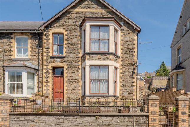 5 bedroom end of terrace house for sale