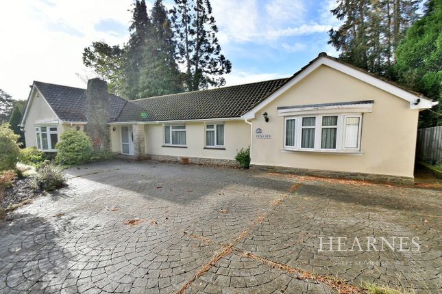 Pinewood Road, Ferndown, BH22 3 bed detached bungalow for sale