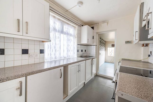 Bellamy Drive, Stanmore, HA7 3 bed semi