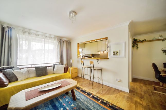 2 bed flat
