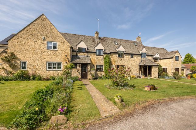 Knaptons Croft, Lower Heyford 2 bed cottage for sale