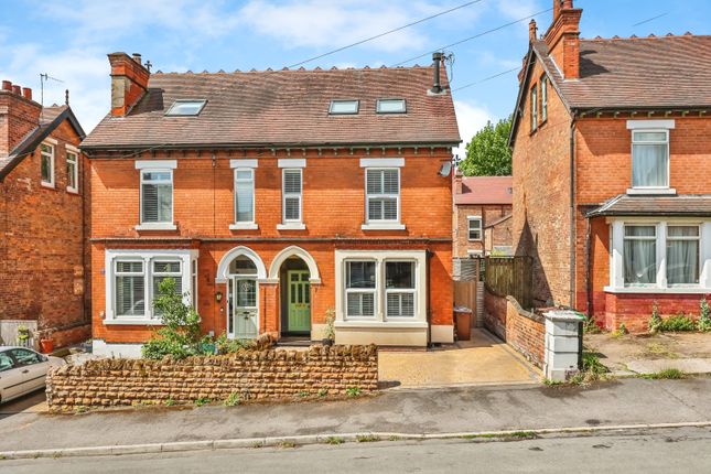 4 bedroom semi-detached house for sale