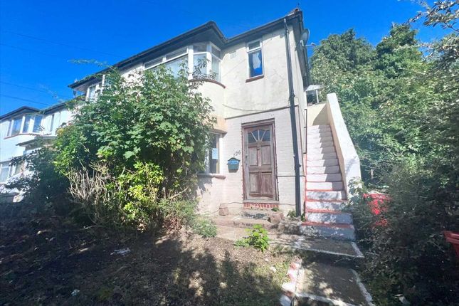Canterbury Avenue, Slough 1 bed maisonette for sale