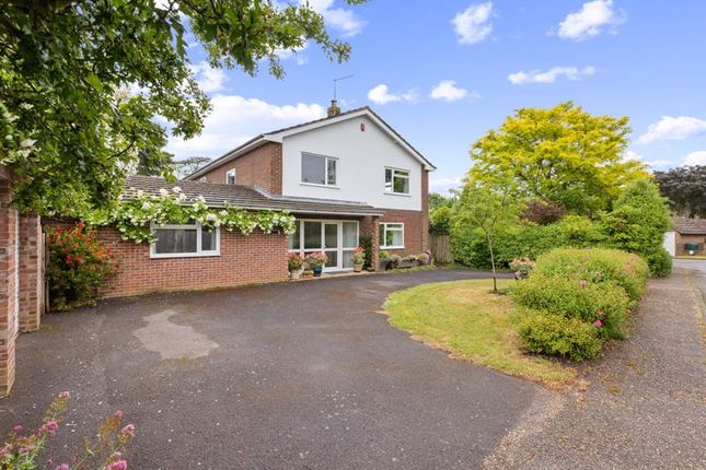 Goodwood Gardens, Chichester 5 bed detached house for sale