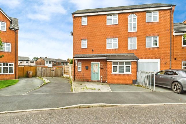 Deerfield Close, St Helens, WA9 4 bed semi