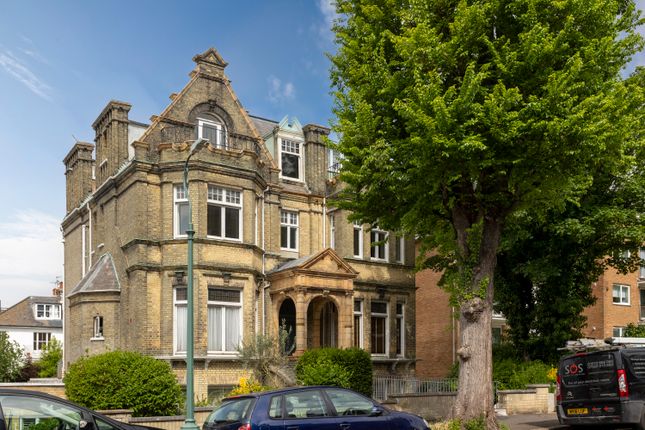 Eaton Gardens, Hove, BN3 2 bed flat for sale