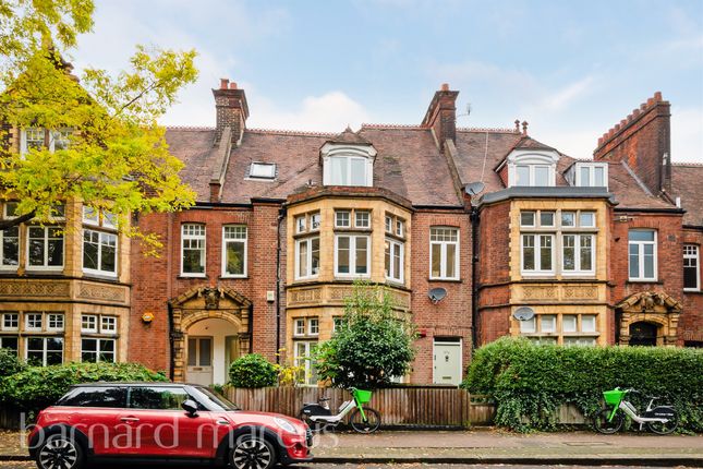 4 bedroom flat for sale
