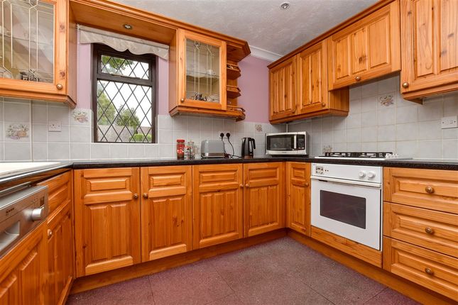 4 bed detached house