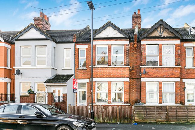 Cromwell Road, Hounslow, TW3 2 bed terraced house for sale