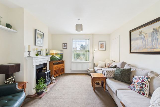 London Road, Attleborough NR17 3 bed terraced house for sale