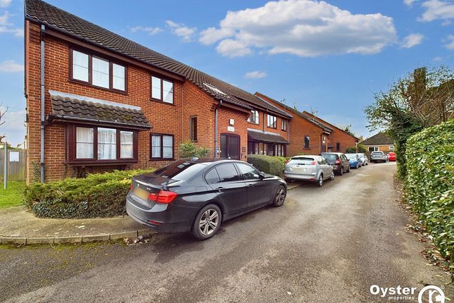 Henry Road, Acacias Lodge, EN4 2 bed ground floor flat for sale